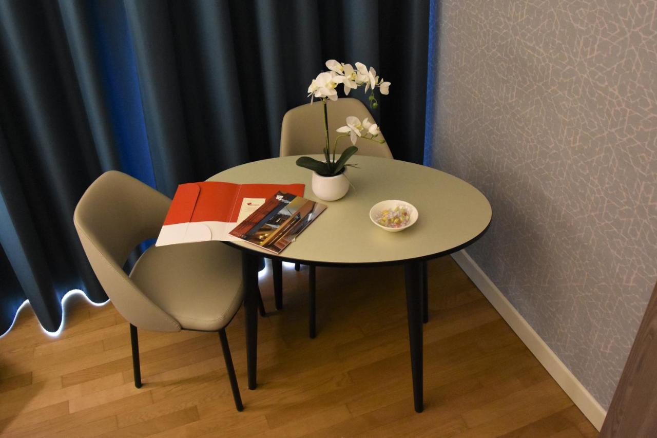 Hotel Motel Prestige Грульяско Екстер'єр фото