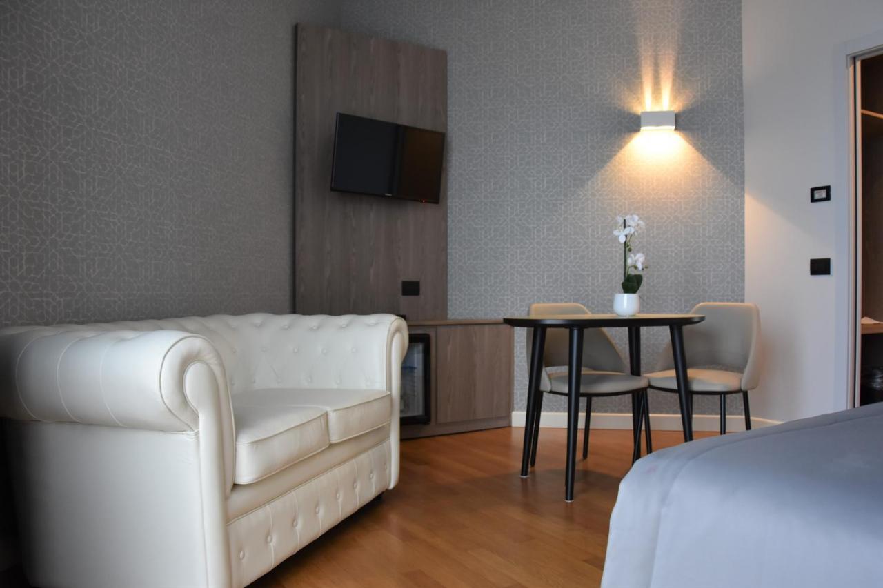 Hotel Motel Prestige Грульяско Екстер'єр фото