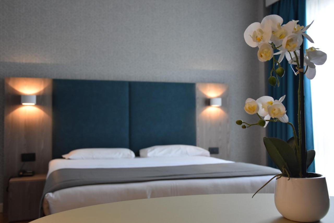 Hotel Motel Prestige Грульяско Екстер'єр фото