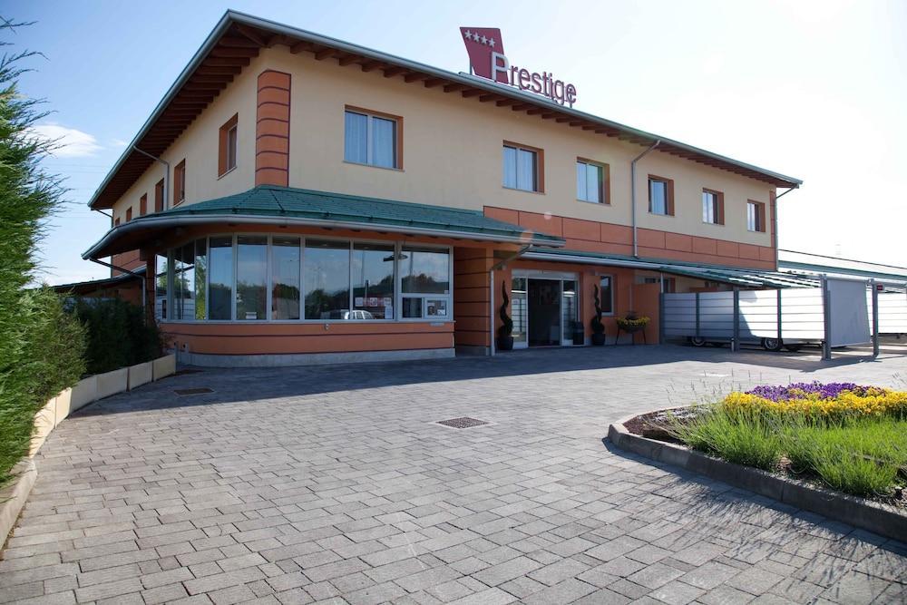 Hotel Motel Prestige Грульяско Екстер'єр фото