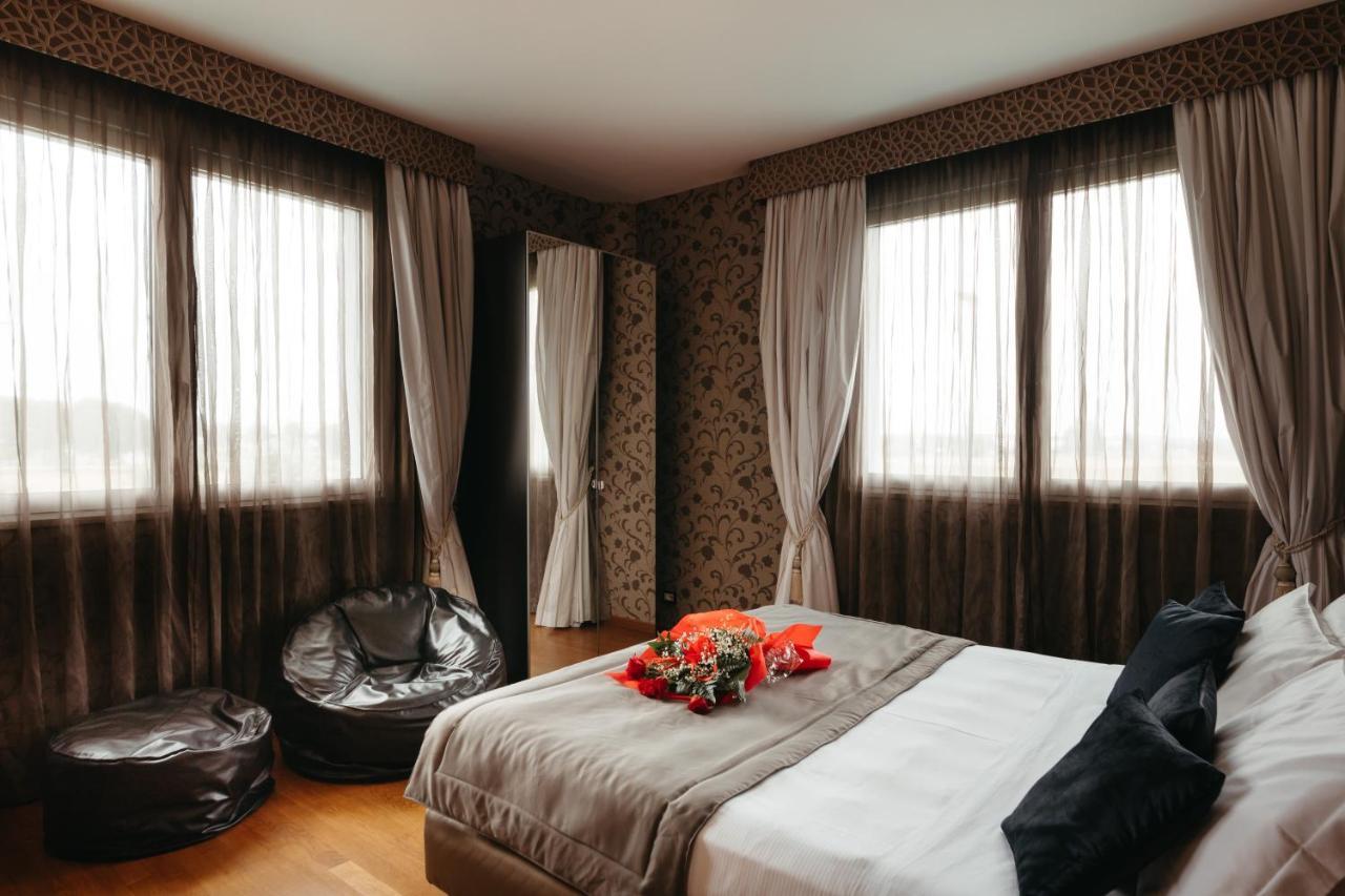 Hotel Motel Prestige Грульяско Екстер'єр фото
