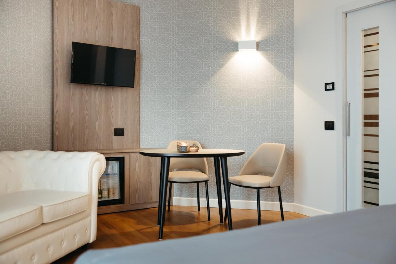 Hotel Motel Prestige Грульяско Екстер'єр фото