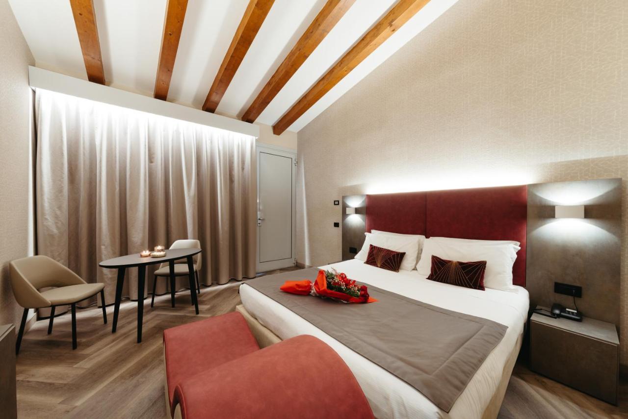 Hotel Motel Prestige Грульяско Екстер'єр фото