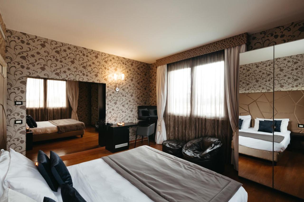 Hotel Motel Prestige Грульяско Екстер'єр фото