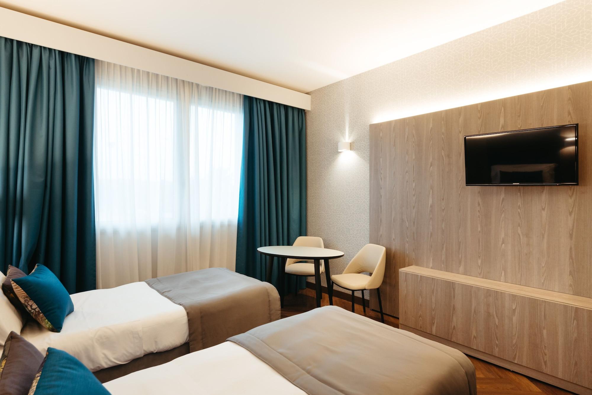Hotel Motel Prestige Грульяско Екстер'єр фото