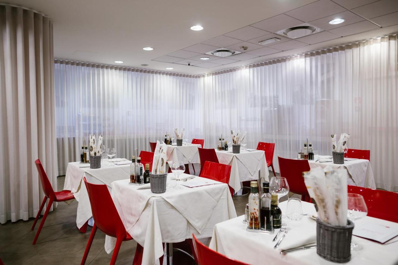 Hotel Motel Prestige Грульяско Екстер'єр фото