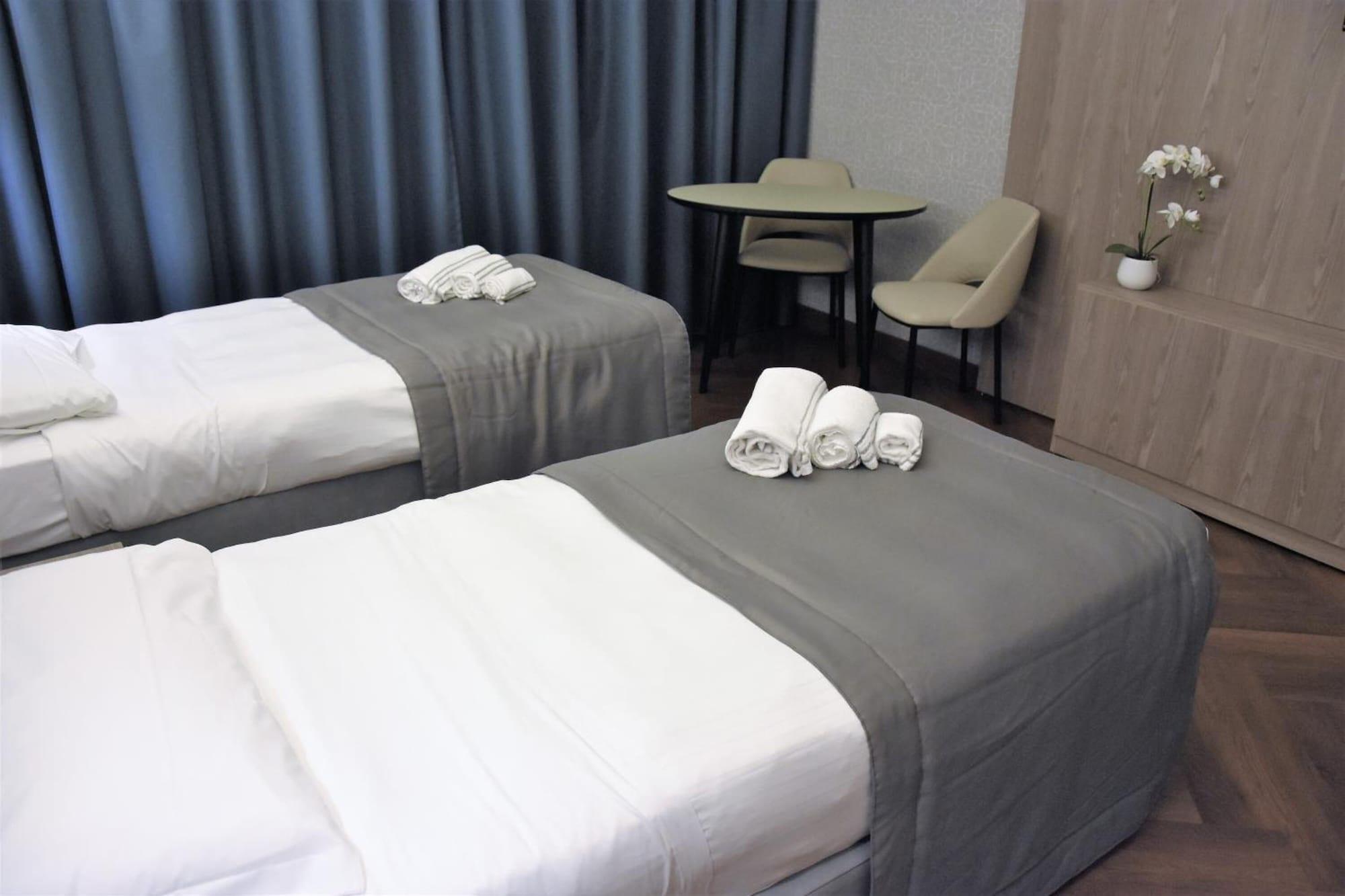Hotel Motel Prestige Грульяско Екстер'єр фото