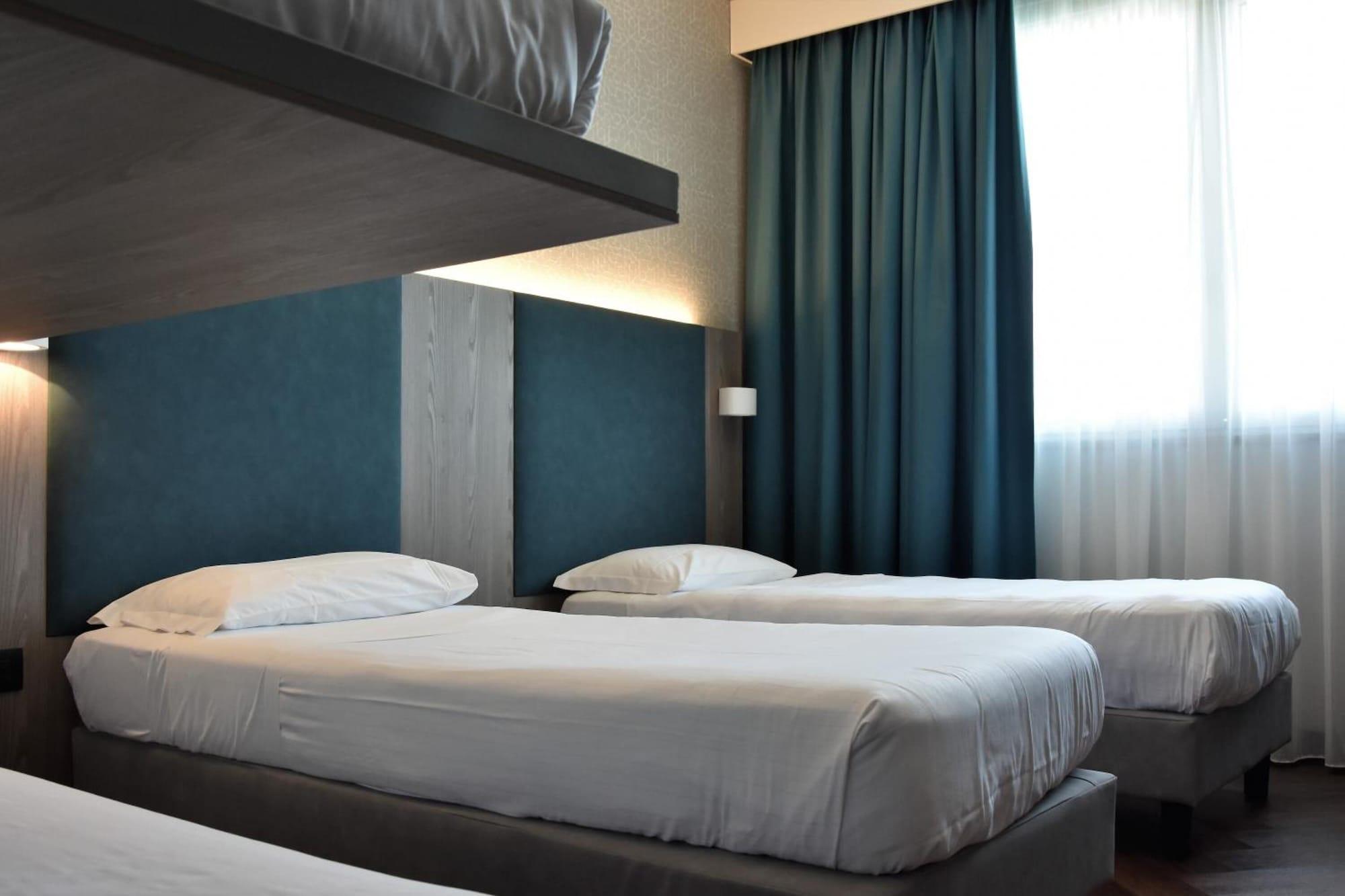 Hotel Motel Prestige Грульяско Екстер'єр фото