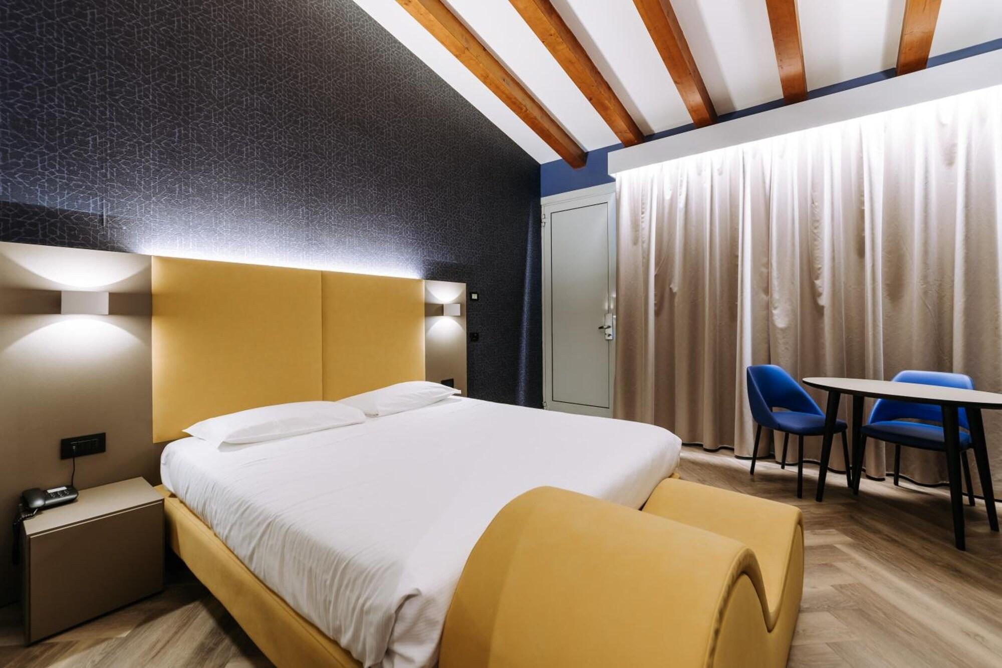 Hotel Motel Prestige Грульяско Екстер'єр фото