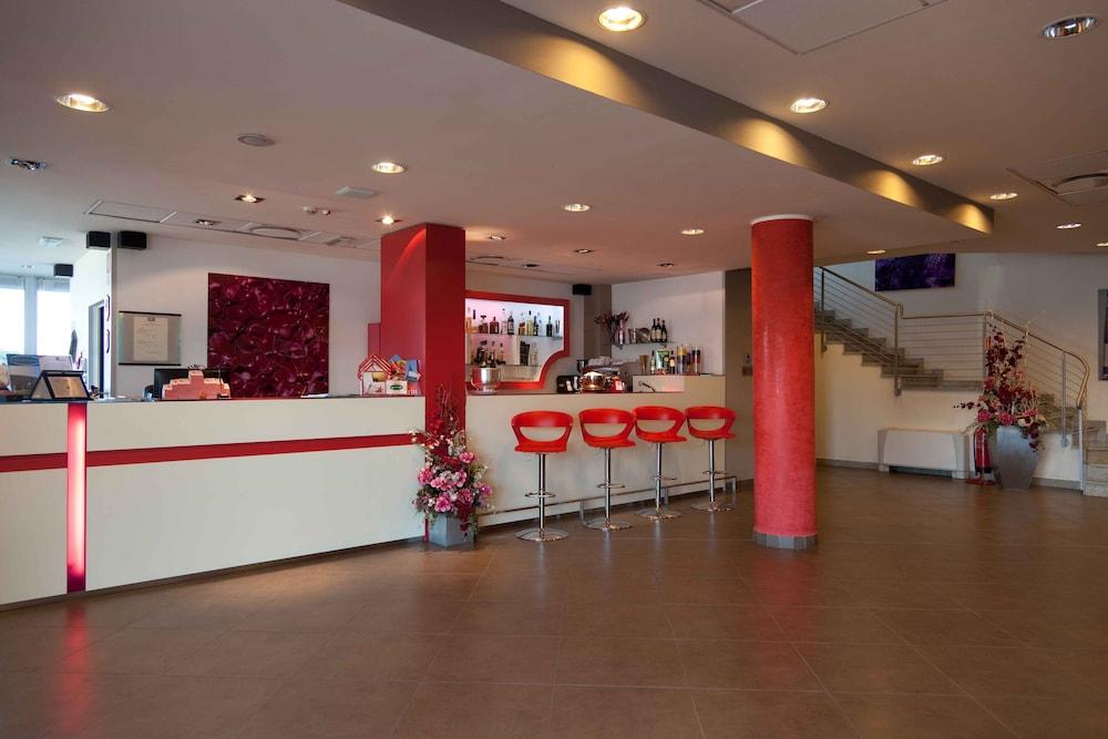 Hotel Motel Prestige Грульяско Екстер'єр фото